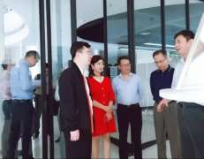 广东省工业和信息化局莅临lejing乐竞体育(中国)体育官方网站调研制造业创新中心建设情况 