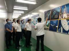 <b><font color='#0000FF'>东莞市委书记肖亚非一行参观考察lejing乐竞体育(中国)体育官方网站半导体</font></b>